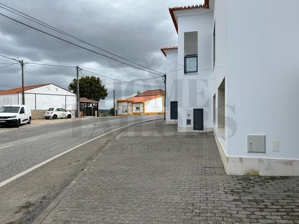 Loja para Venda em Carvoeira Foto 12