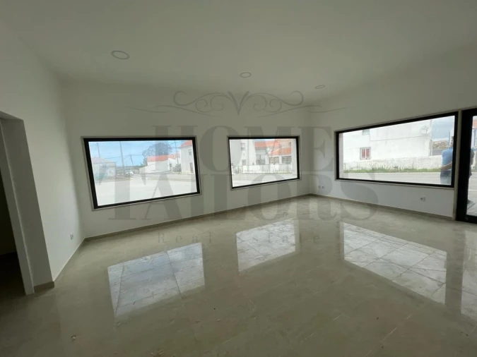 Loja para Venda em Carvoeira Foto 6