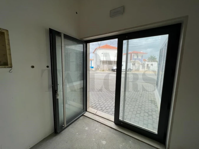 Loja para Venda em Carvoeira Foto 7