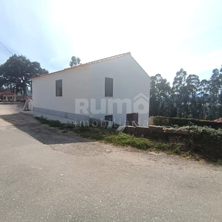 Moradia T3 para Venda em Lanheses Foto 3