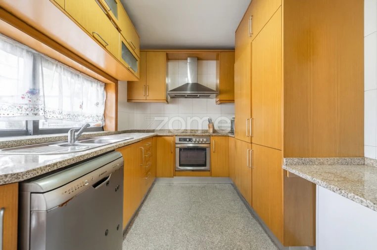 Moradia T3 para Venda em Pedrouços Foto 10