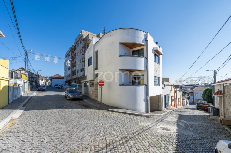 Moradia T3 para Venda em Pedrouços