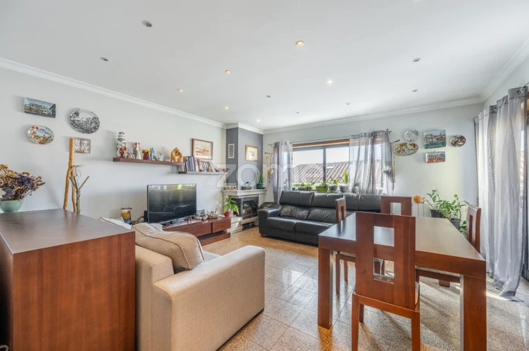 Moradia T3 para Venda em Pedrouços Foto 8