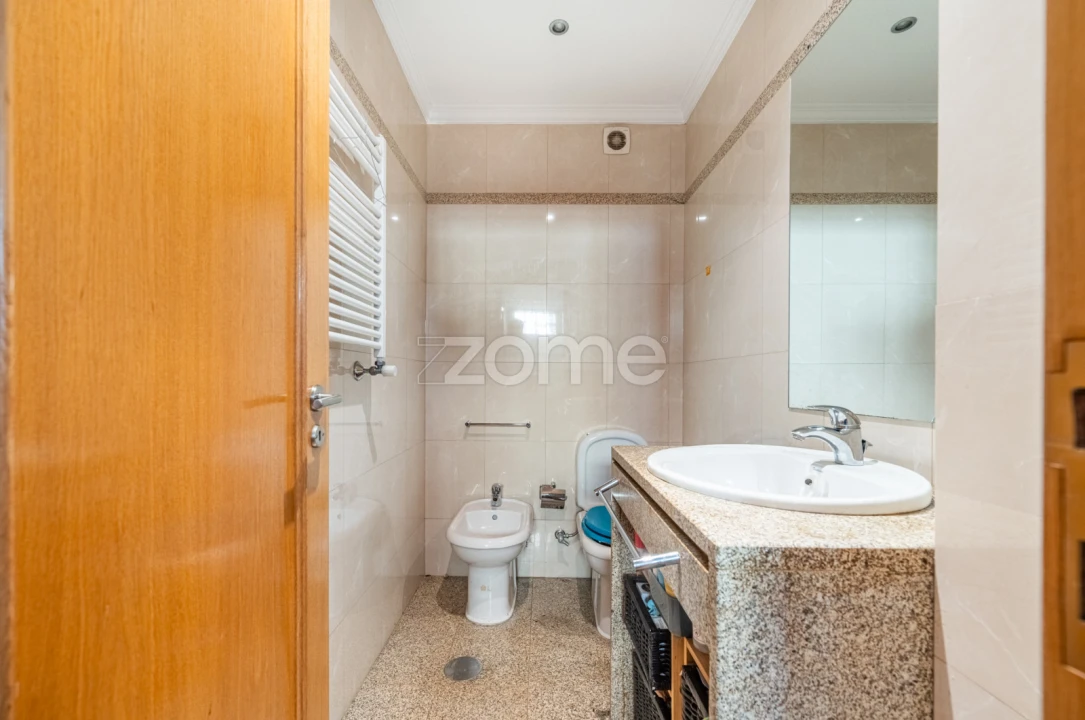 Moradia T3 para Venda em Pedrouços Foto 11