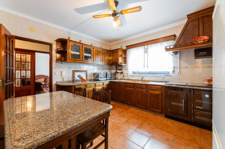 Moradia T6 para Venda em Tadim Foto 30