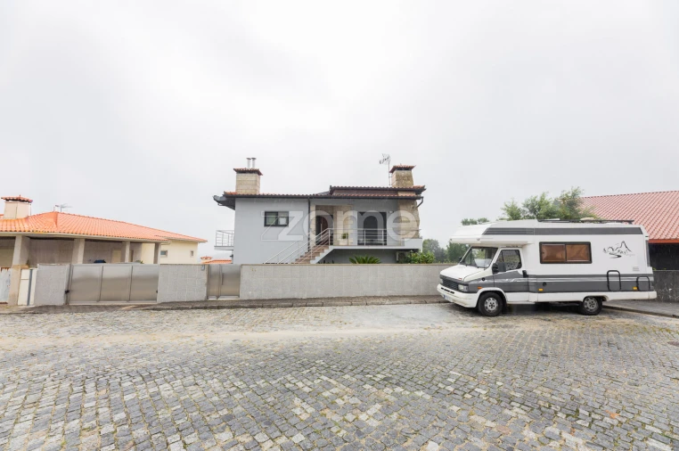 Moradia T6 para Venda em Tadim Foto 4