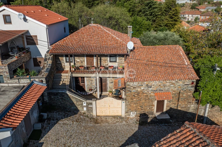 Moradia T3 para Venda em Amendoeira Foto 1