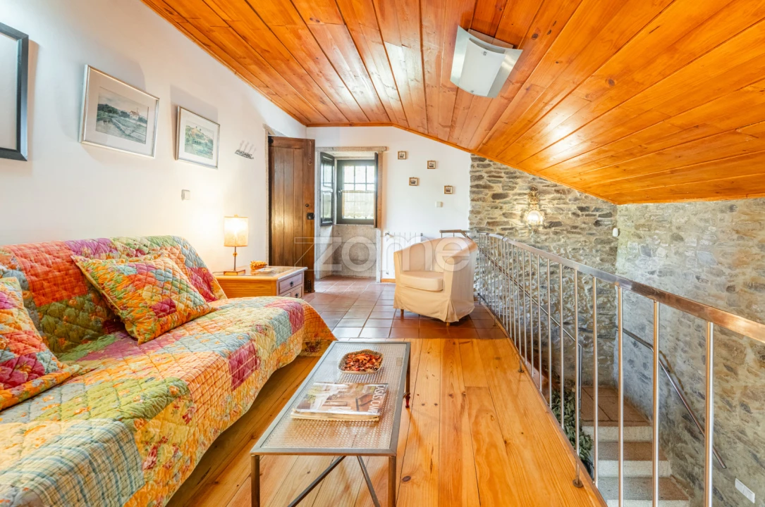 Moradia T3 para Venda em Amendoeira Foto 6