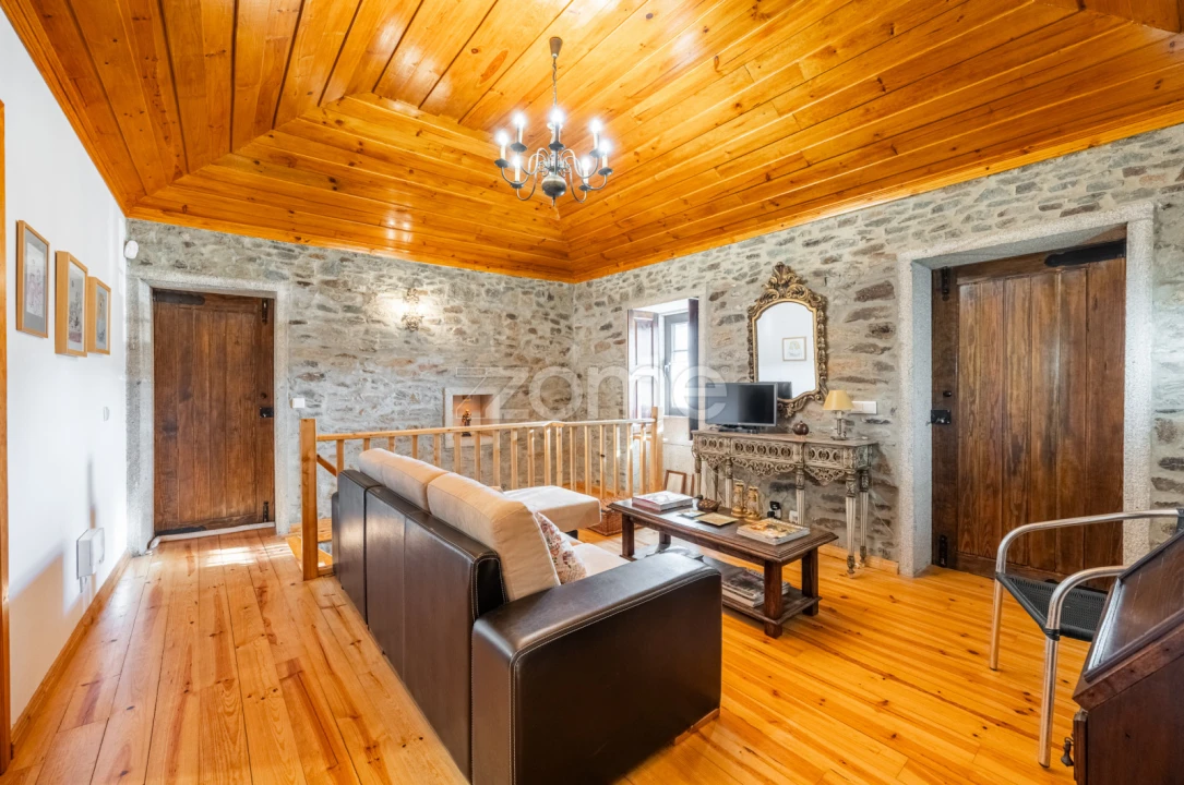 Moradia T3 para Venda em Amendoeira Foto 4