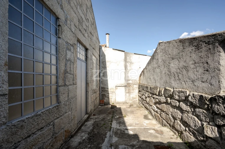 Terreno Comércio / Armazém para Arrendamento em Campanhã Foto 13