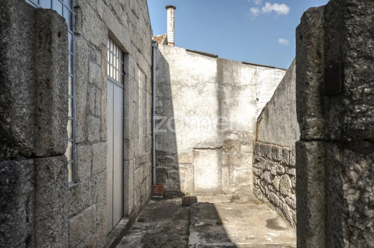 Terreno Comércio / Armazém para Arrendamento em Campanhã Foto 16