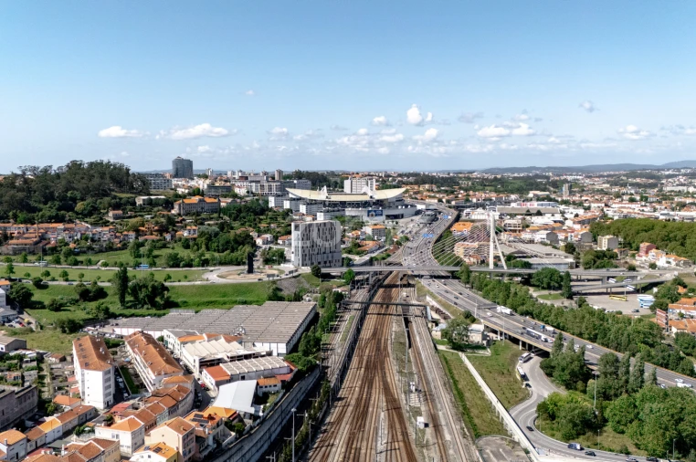 Terreno Comércio / Armazém para Arrendamento em Campanhã Foto 24