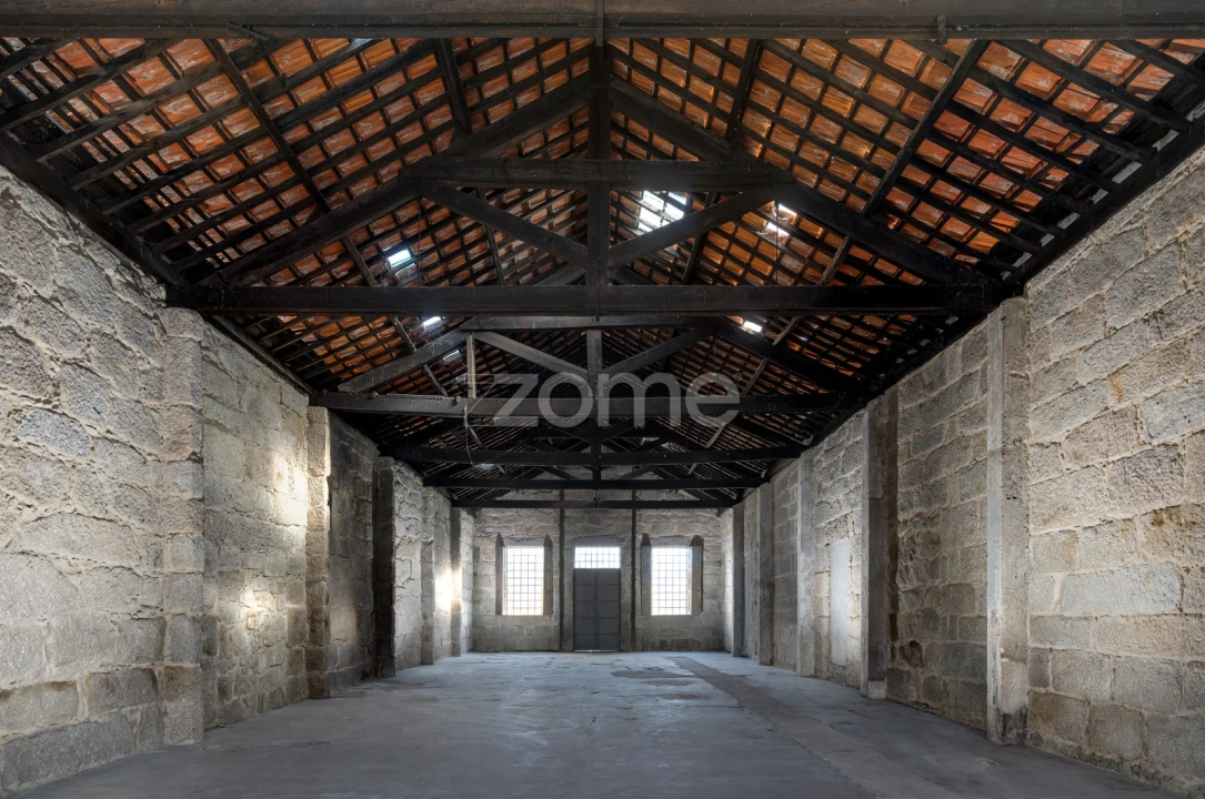 Terreno Comércio / Armazém para Arrendamento em Campanhã Foto 4