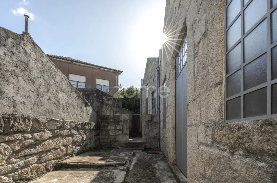 Terreno Comércio / Armazém para Arrendamento em Campanhã Foto 14