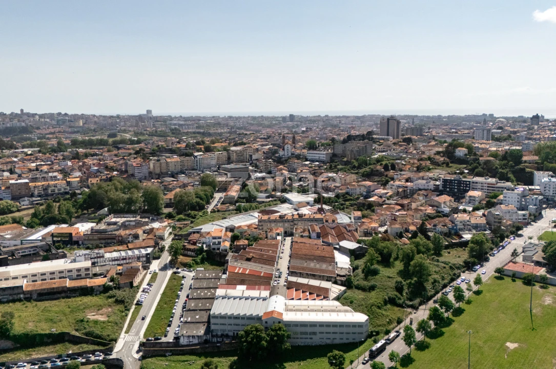 Terreno Comércio / Armazém para Arrendamento em Campanhã Foto 21
