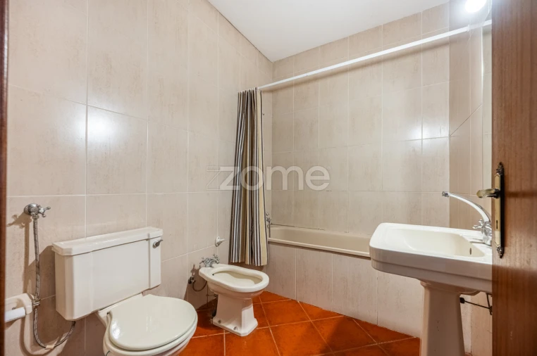 Moradia T3 para Venda em Amares e Figueiredo Foto 16