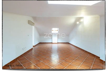 Moradia T6 para Venda em São Domingos de Rana