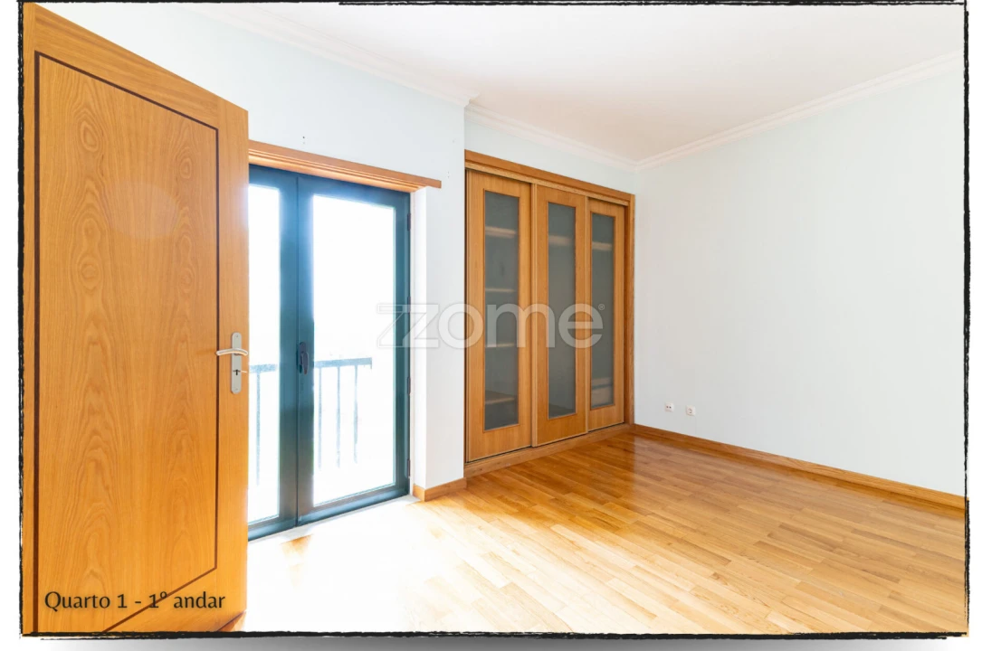 Moradia T6 para Venda em São Domingos de Rana Foto 23