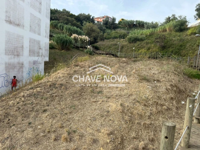 Terreno Misto para Venda em Agualva e Mira-Sintra Foto 1