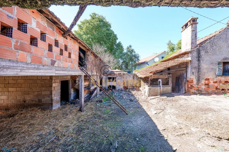 Moradia T1 para Venda em Urqueira Foto 8