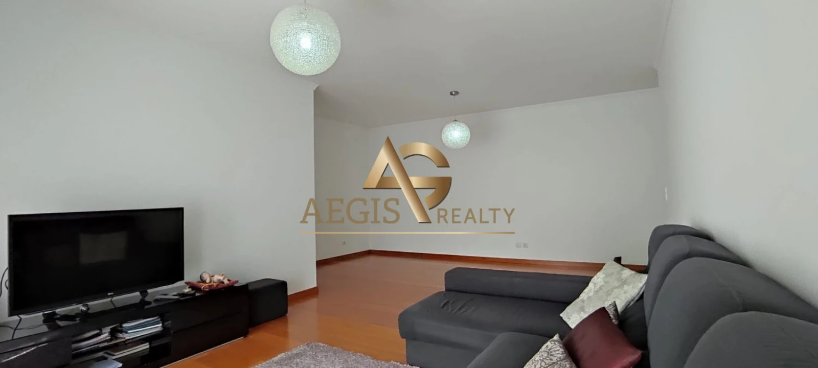 Apartamento T2 para Venda em Caniço Foto 5