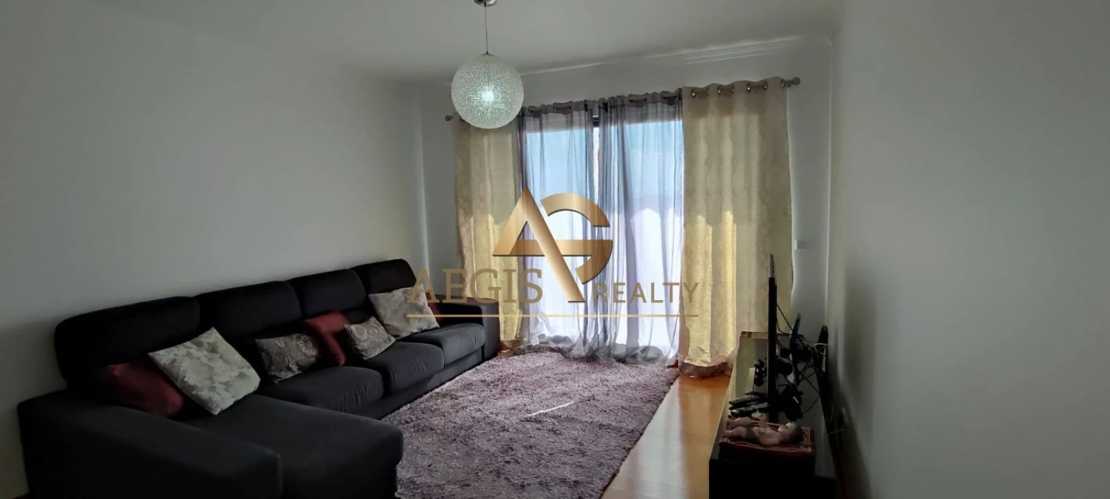 Apartamento T2 para Venda em Caniço Foto 2