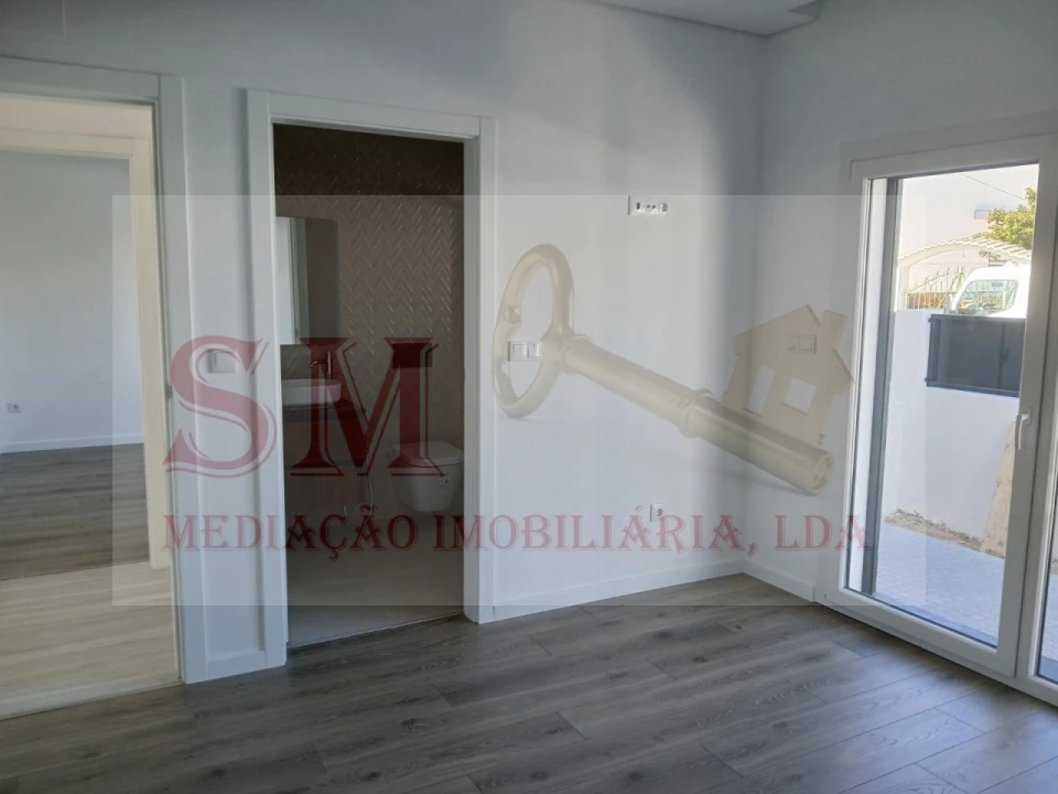 Moradia T3 para Venda em Fernao Ferro Foto 10