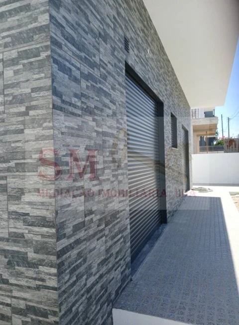 Moradia T4 para Venda em Fernao Ferro