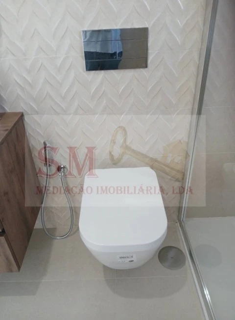 Moradia T4 para Venda em Fernao Ferro