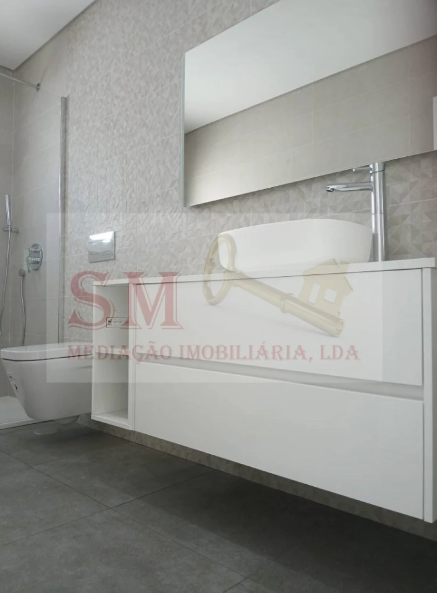 Moradia T4 para Venda em Fernao Ferro Foto 12