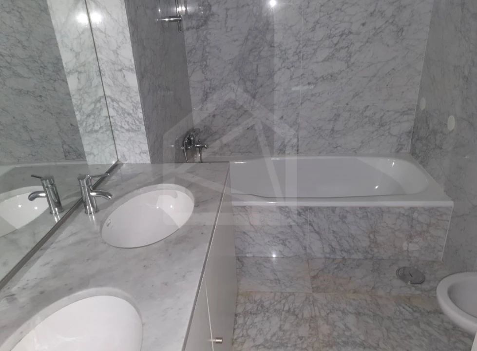 Apartamento T4 para Venda em Mafamude e Vilar do Paraíso Foto 11