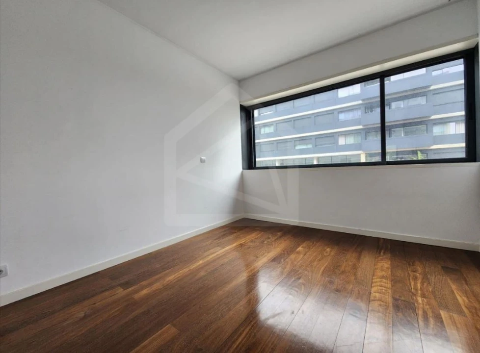 Apartamento T4 para Venda em Mafamude e Vilar do Paraíso Foto 8