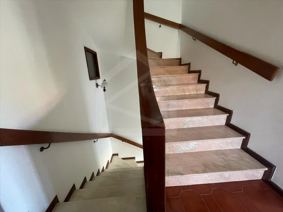 Moradia T3 para Venda em Arcozelo Foto 5