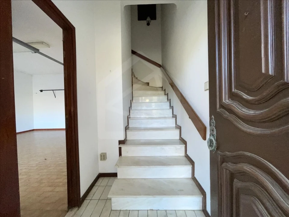 Moradia T3 para Venda em Arcozelo Foto 6