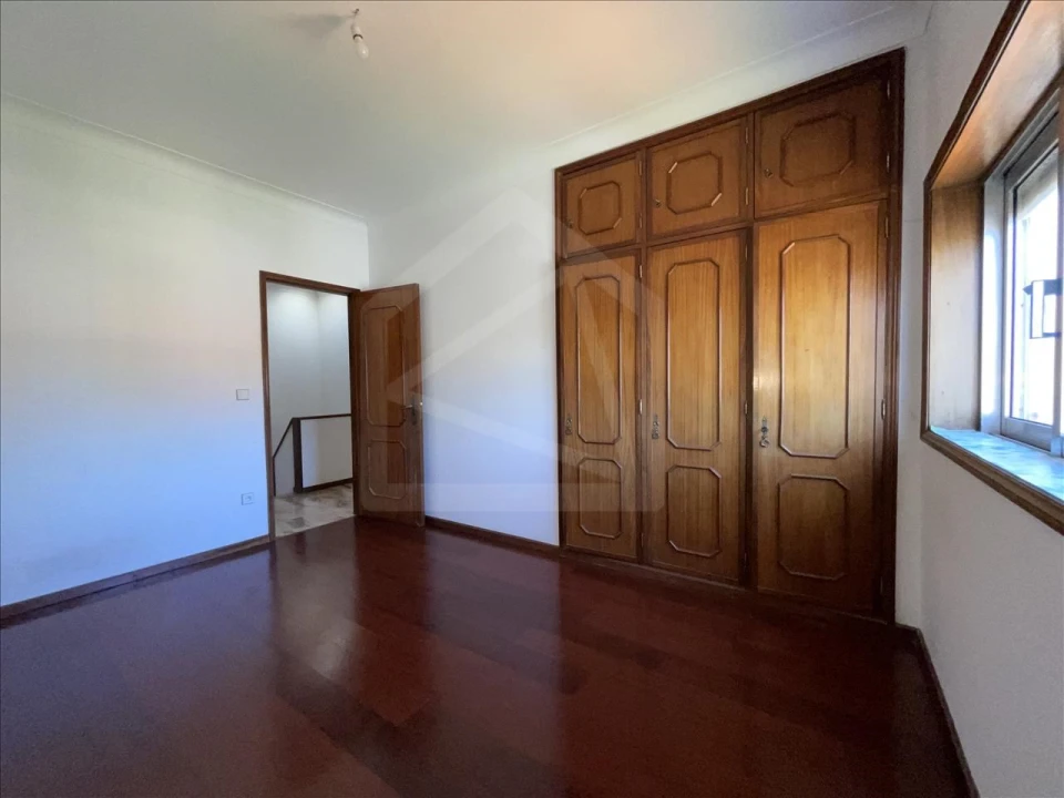 Moradia T3 para Venda em Arcozelo Foto 13