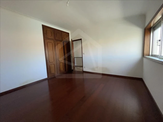 Moradia T3 para Venda em Arcozelo Foto 12