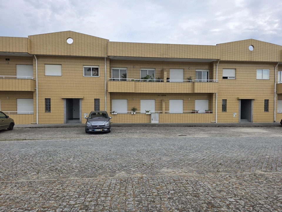 Apartamento T3 para Venda em Santa Maria da Feira, Travanca, Sanfins e Espargo Foto 1