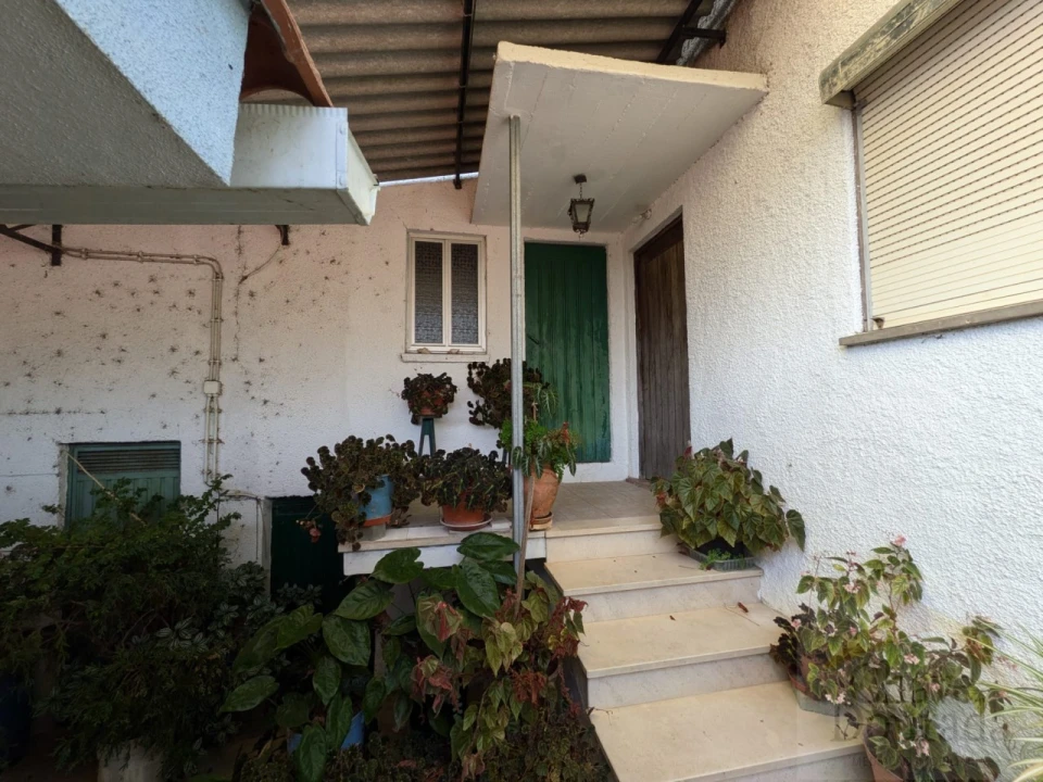 Moradia T3 para Venda em Santo Antonio dos Olivais Foto 4