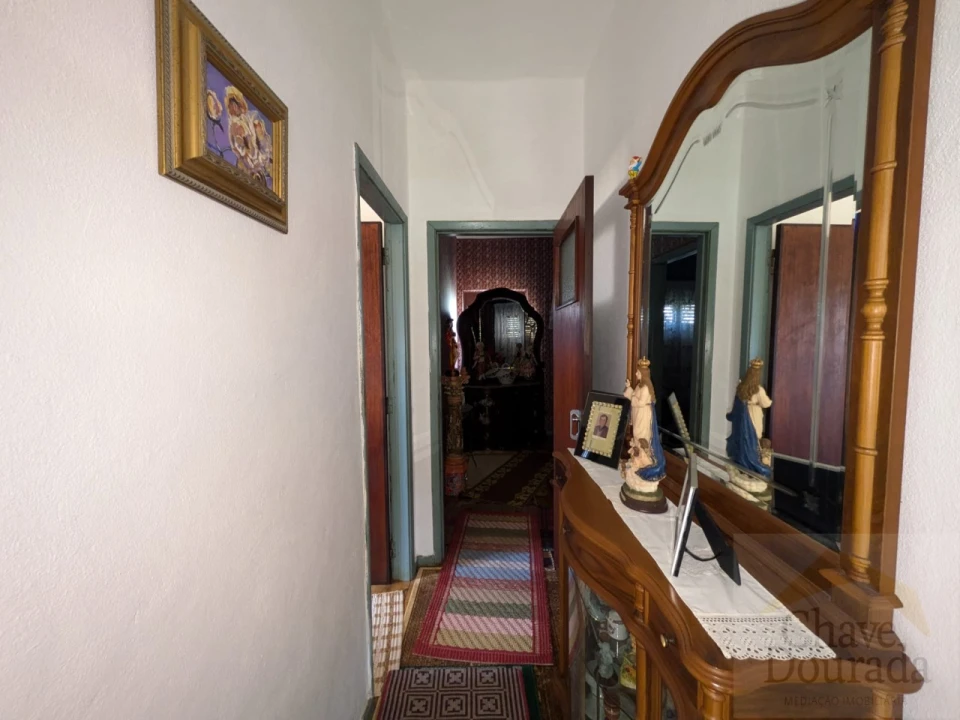 Moradia T3 para Venda em Santo Antonio dos Olivais Foto 5