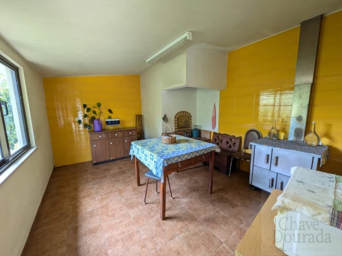 Moradia T3 para Venda em Santo Antonio dos Olivais Foto 16