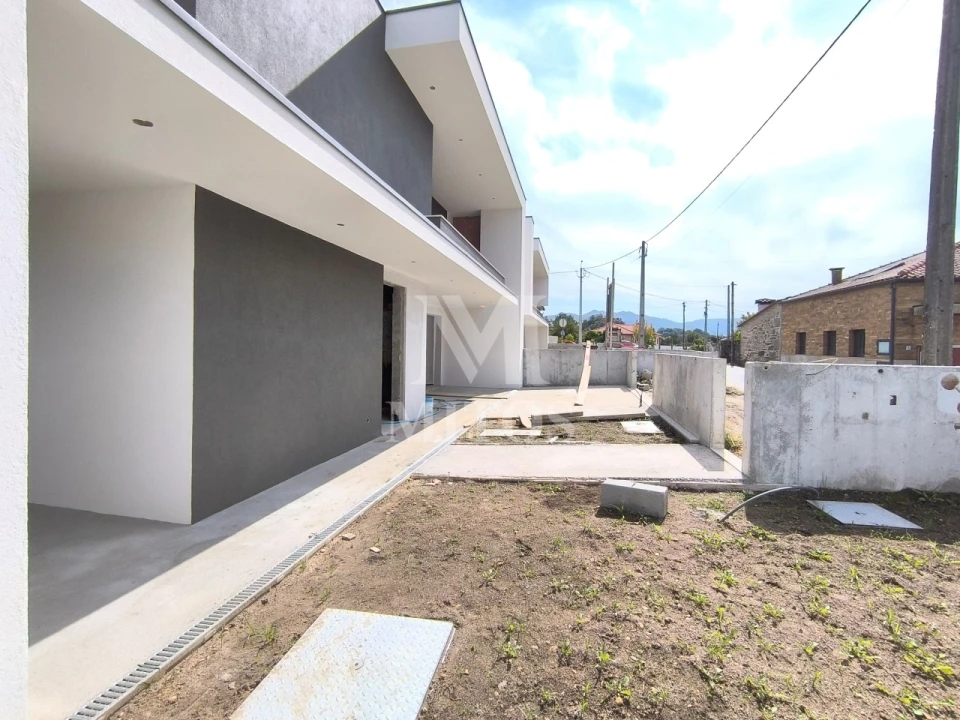 Moradia T3 para Venda em Lanheses Foto 3