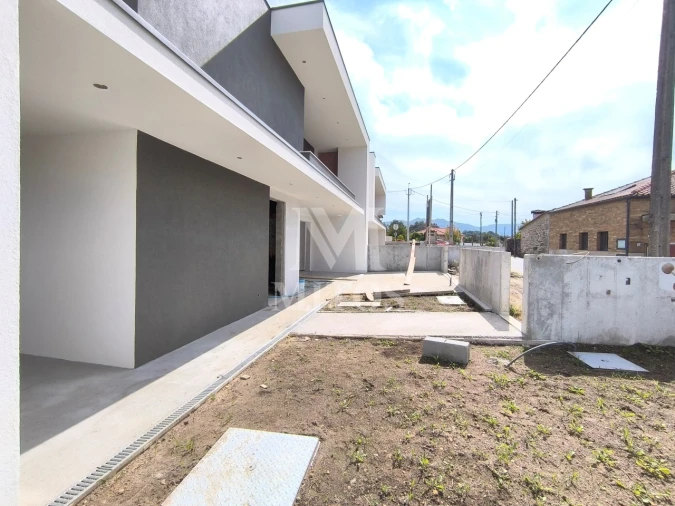 Moradia T3 para Venda em Lanheses Foto 3