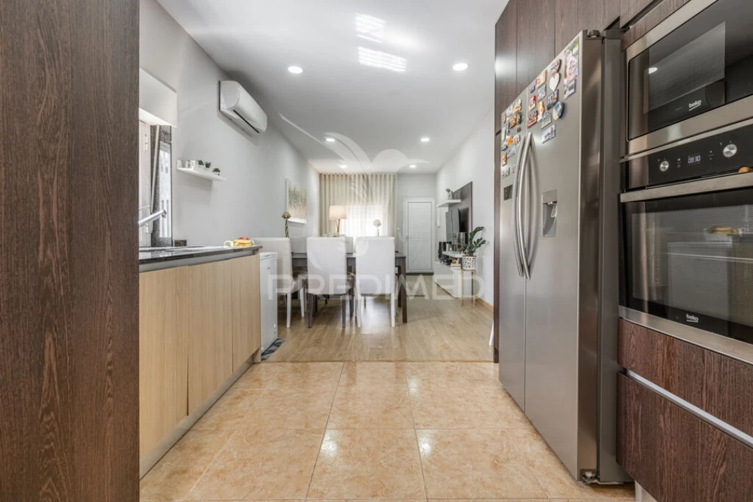 Moradia T4 para Venda em Vila Verde e Barbudo Foto 6