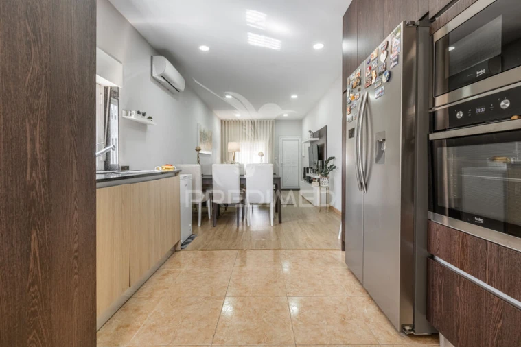 Moradia T4 para Venda em Vila Verde e Barbudo Foto 6