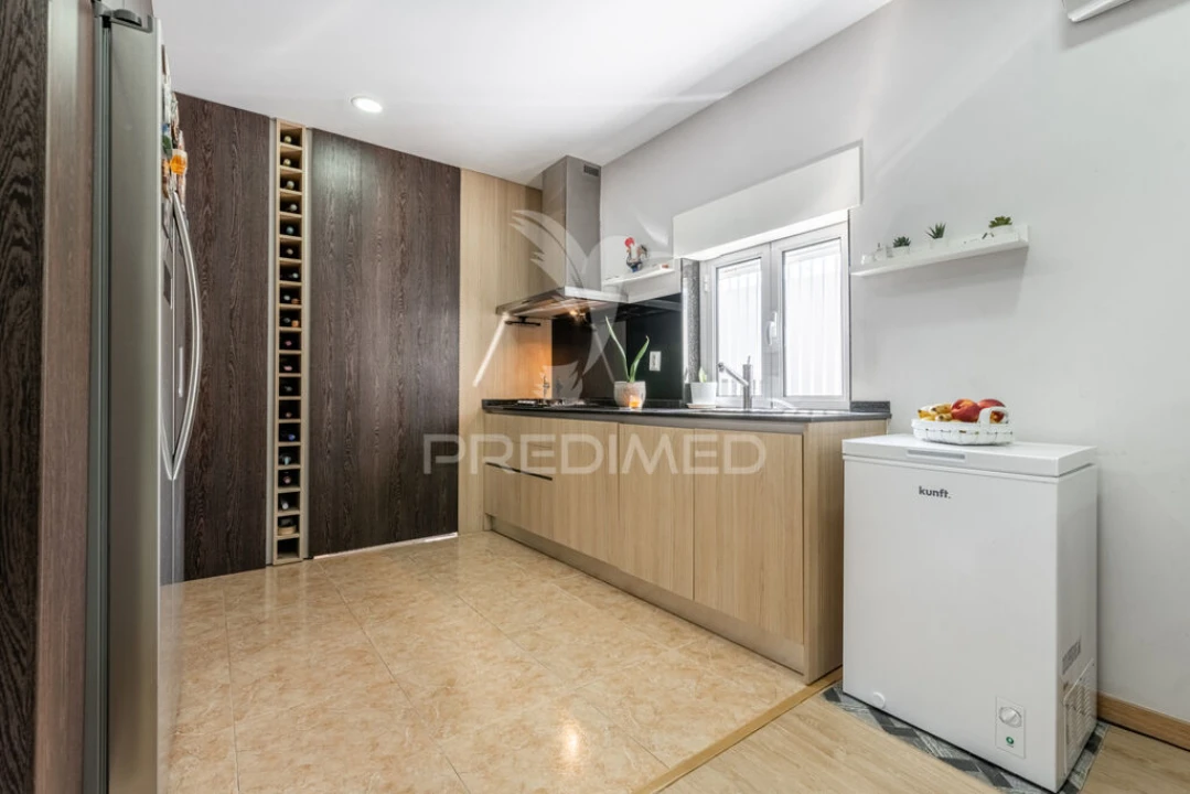 Moradia T4 para Venda em Vila Verde e Barbudo Foto 5