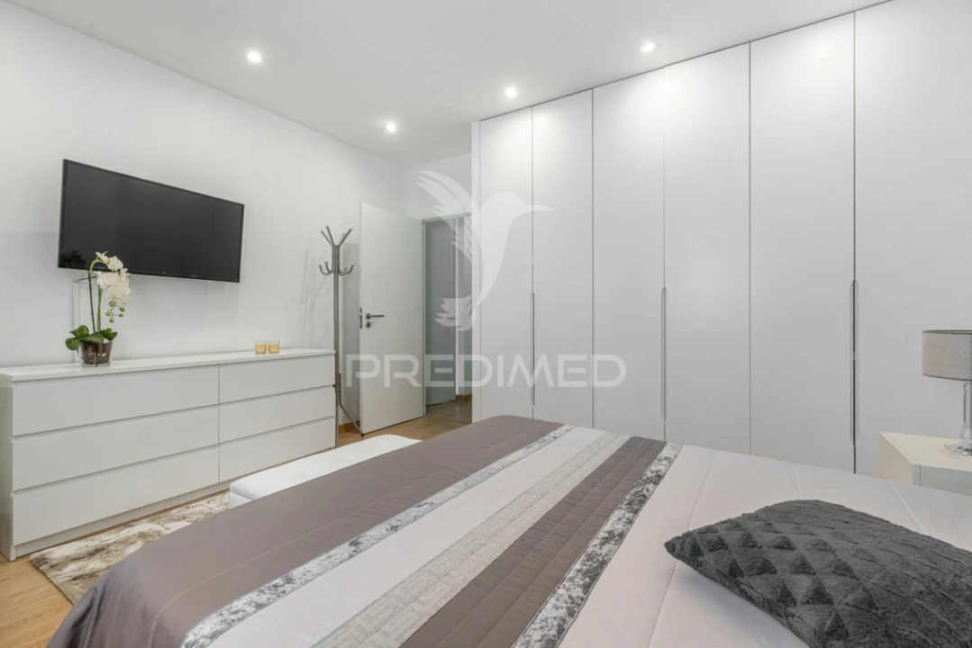 Moradia T4 para Venda em Vila Verde e Barbudo Foto 12