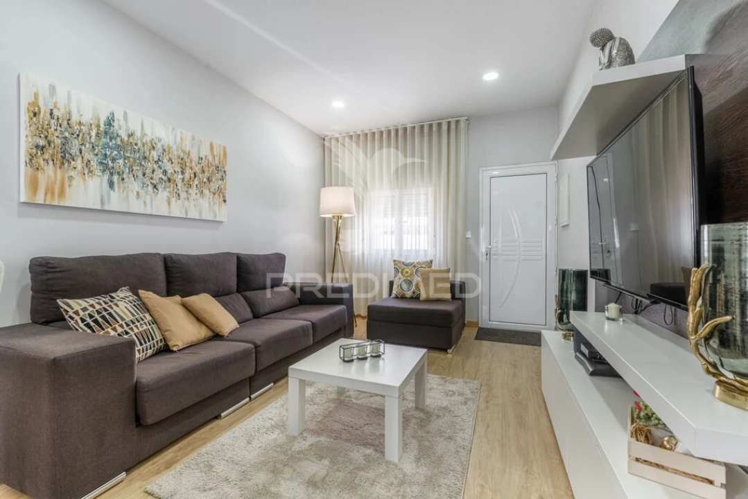 Moradia T4 para Venda em Vila Verde e Barbudo Foto 3