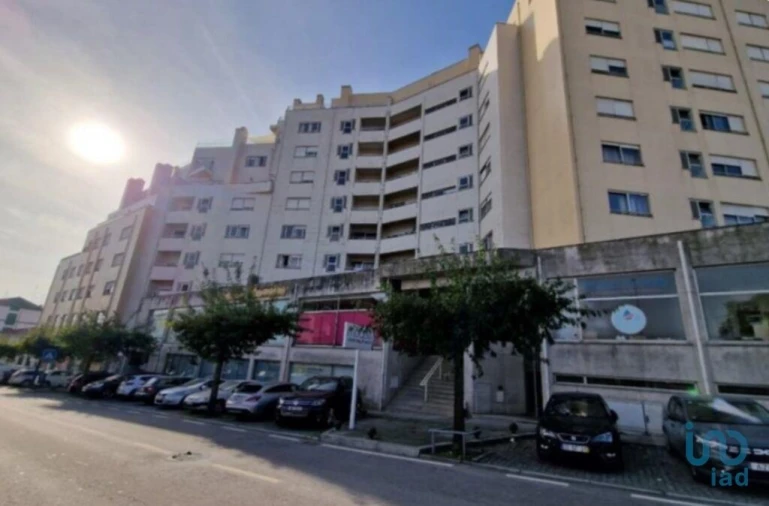 Loja para Venda em Fânzeres e São Pedro da Cova Foto 1