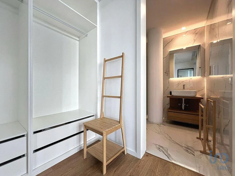 Apartamento T4 para Venda em Olhão Foto 14