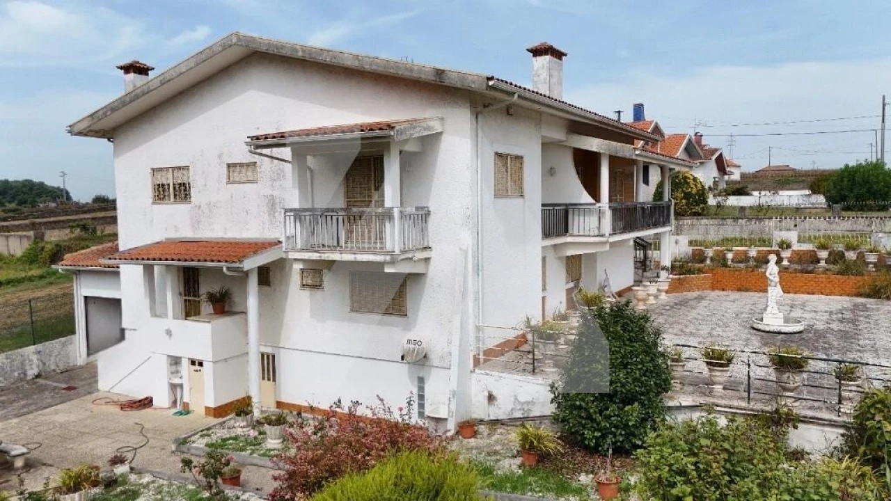 Moradia T4 para Venda em Valega Foto 1